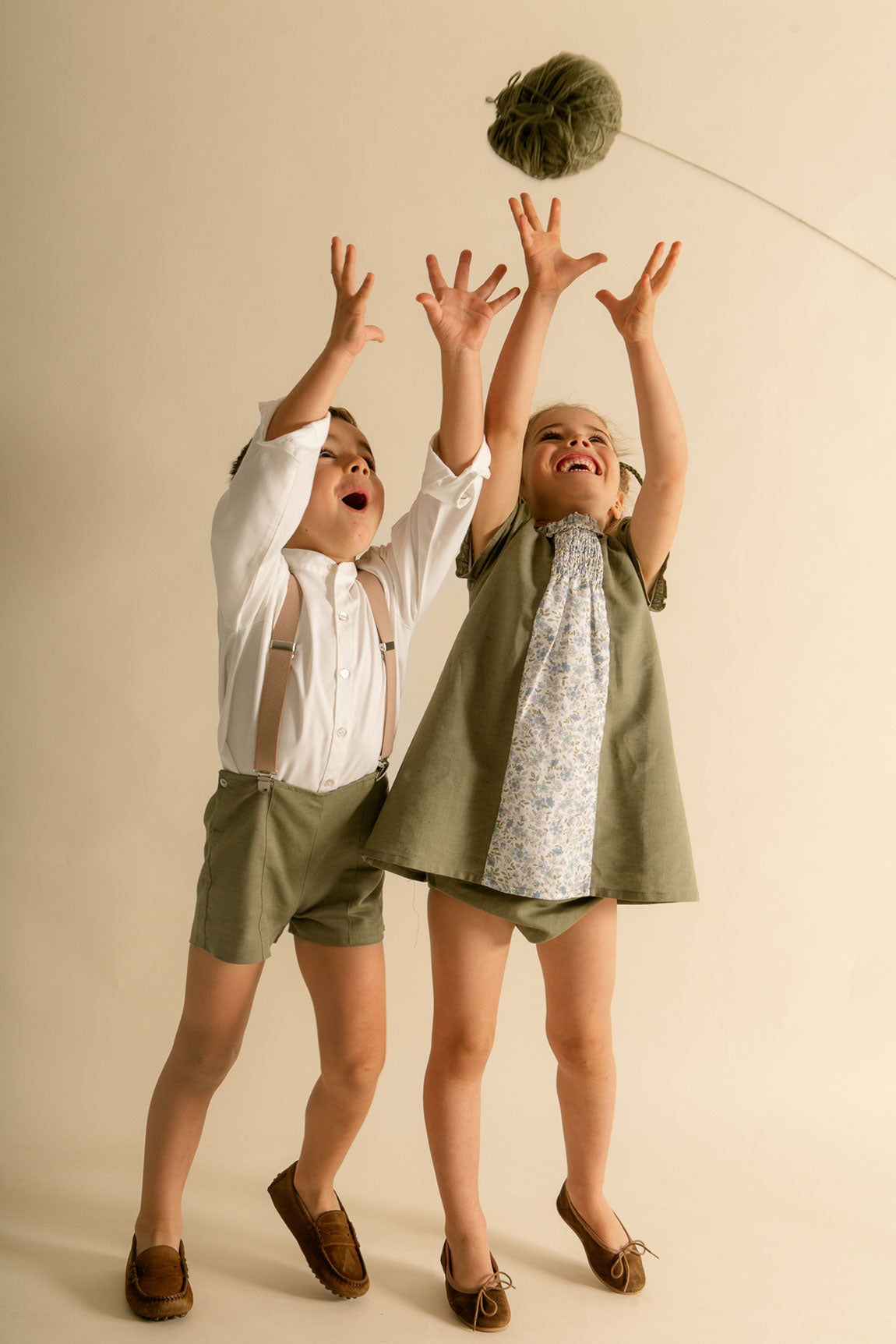 Pantalón Recto Lino verde caza